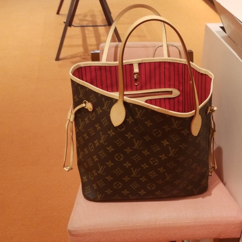 Louis Vuitton purse